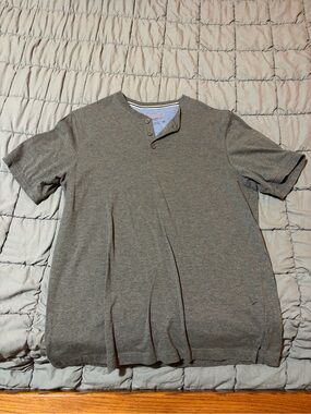 Assortment of 10 Mens Shirts.